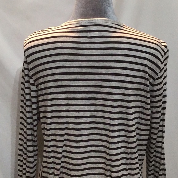 💕NWOT💕 JCP gray & black striped handkerchief front cardigan size large - Picture 4 of 6